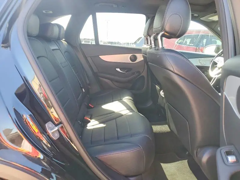 2021 MERCEDES-BENZ GLC 300  