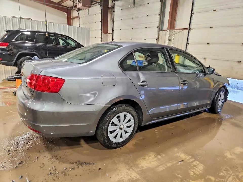 2011 VOLKSWAGEN JETTA BASE  