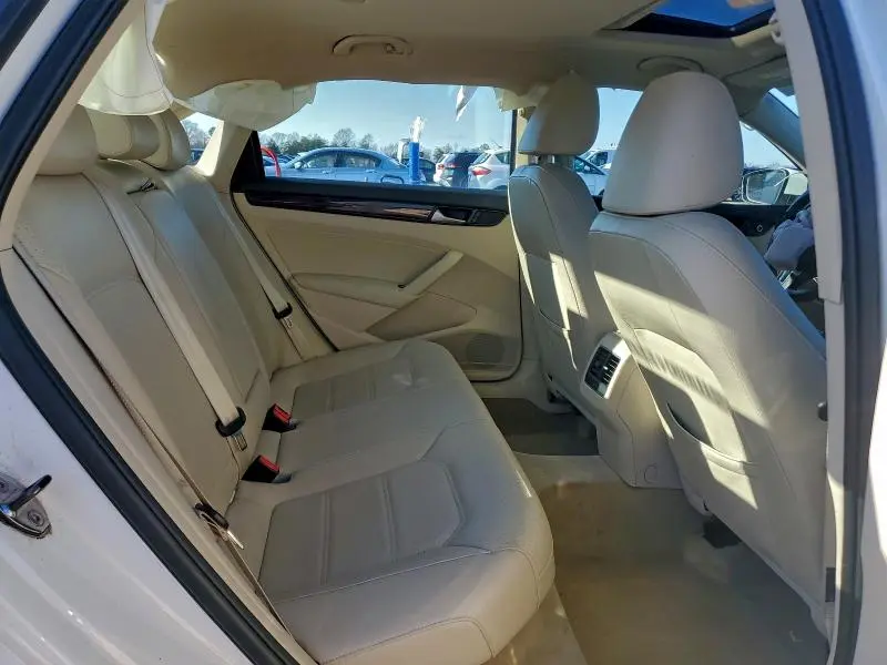 2014 VOLKSWAGEN PASSAT SE  