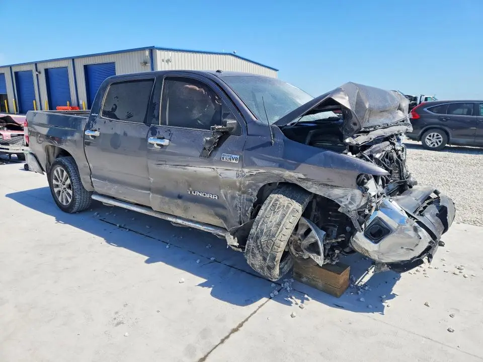 2016 TOYOTA TUNDRA CREWMAX LIMITED  