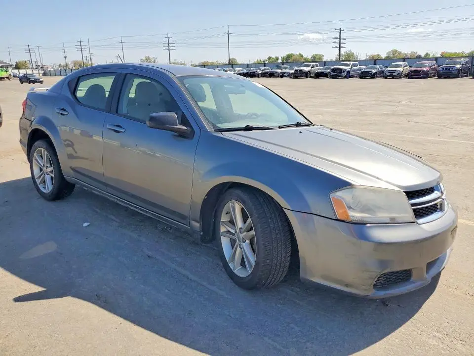 2013 DODGE AVENGER SE  