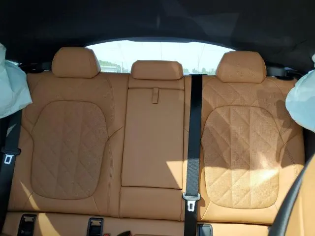2025 BMW X6 XDRIVE40I