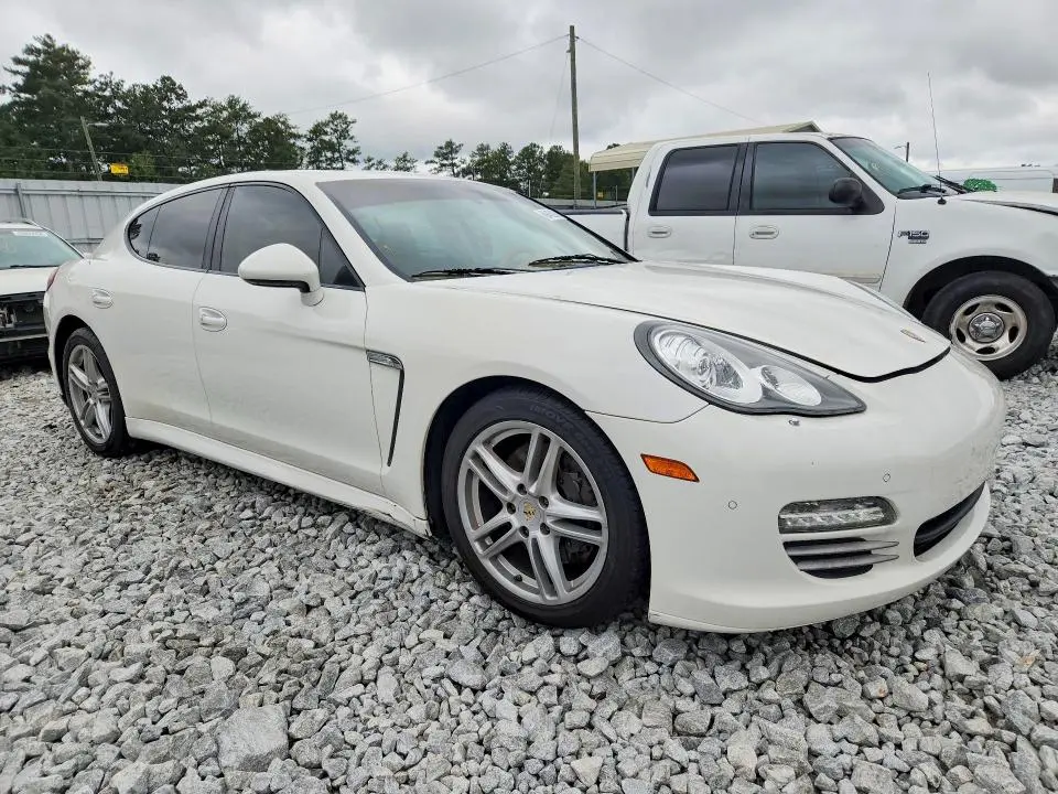 2011 PORSCHE PANAMERA 2  
