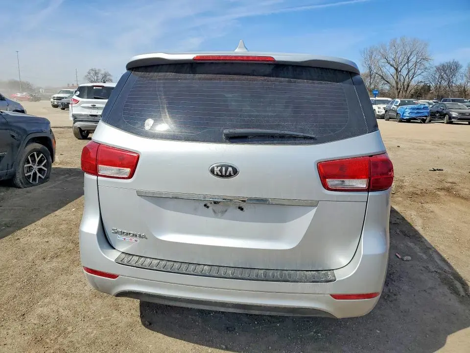 2018 KIA SEDONA L  
