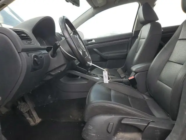 2010 VOLKSWAGEN JETTA SE  