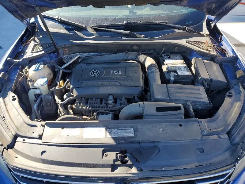 2016 VOLKSWAGEN PASSAT SE  