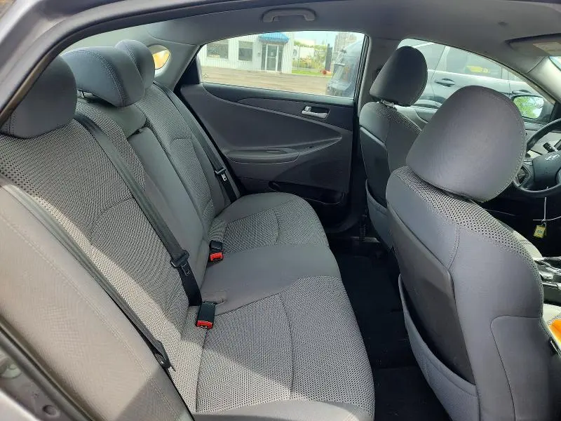 2011 HYUNDAI SONATA GLS  