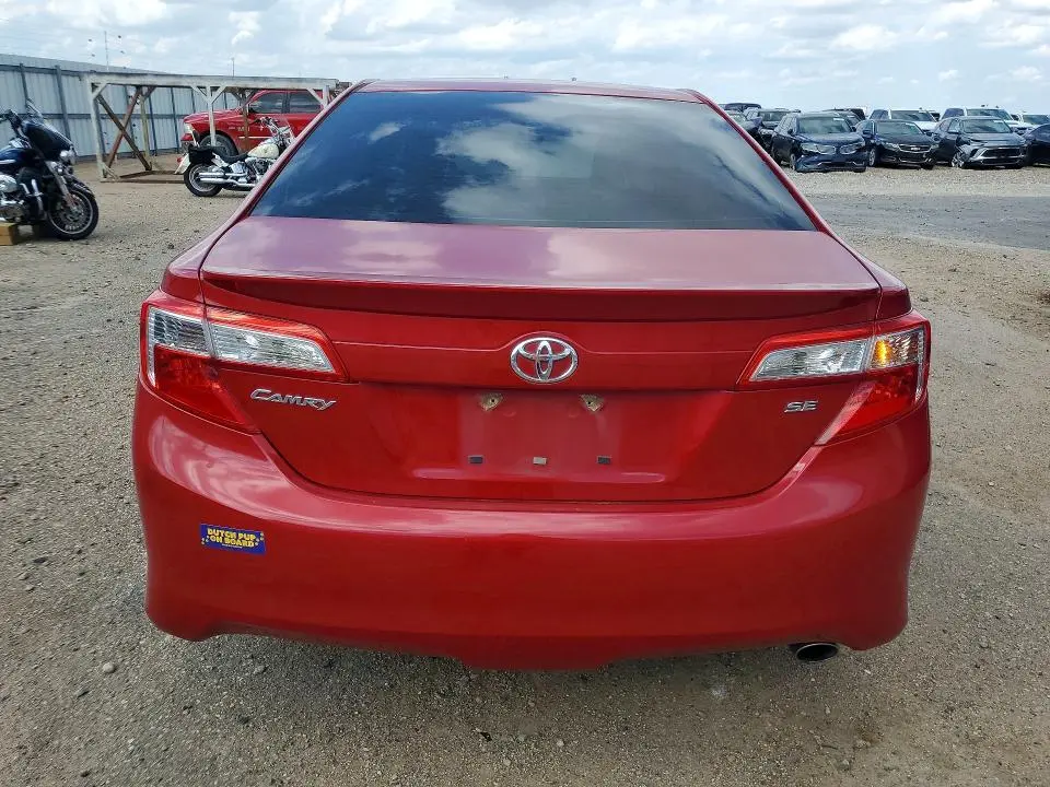 2013 TOYOTA CAMRY SE  