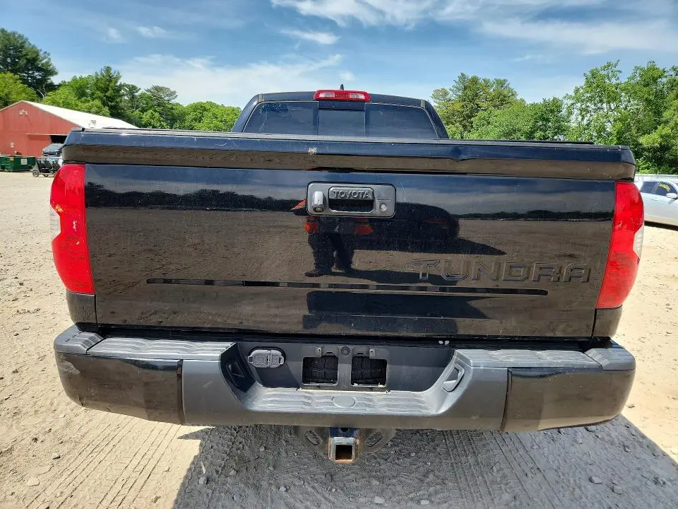 2020 TOYOTA TUNDRA SR5  