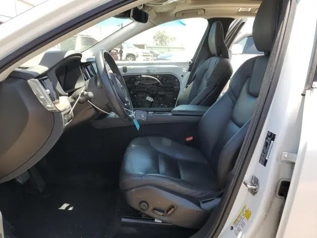 2021 VOLVO XC60 T5 MOMENTUM  