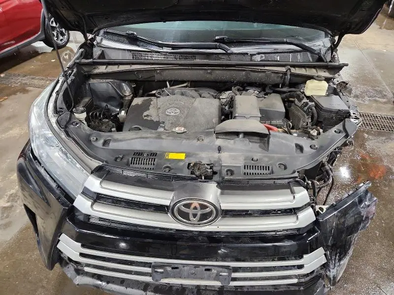 2017 TOYOTA HIGHLANDER XLE  