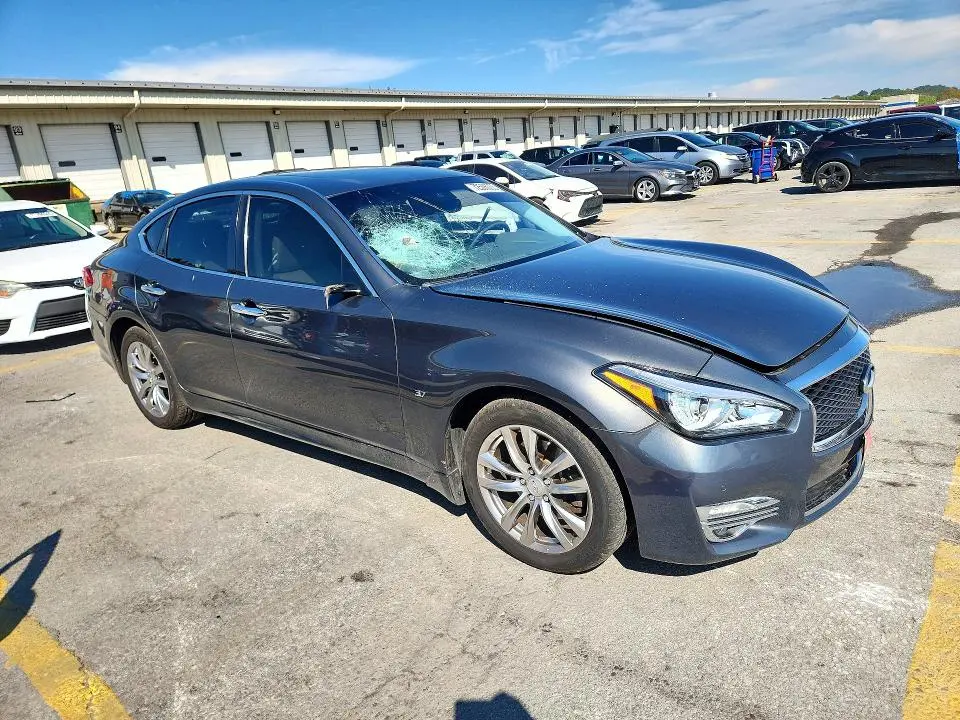 2015 INFINITI Q70 3.7  