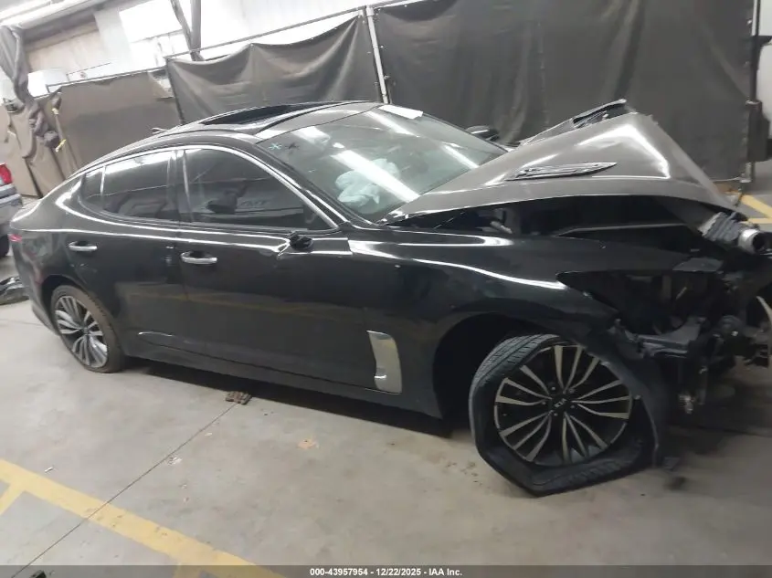 2018 KIA STINGER PREMIUM