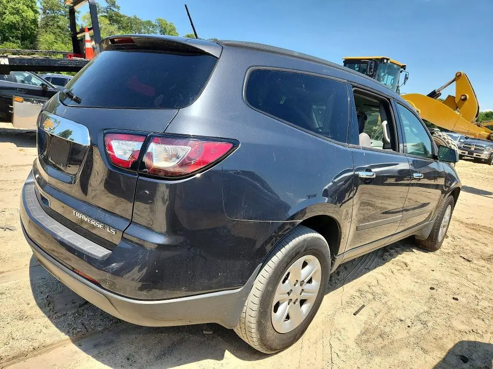 2014 CHEVROLET TRAVERSE LS  