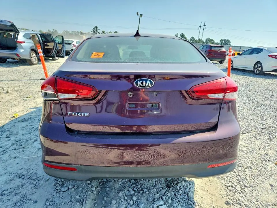 2017 KIA FORTE LX  