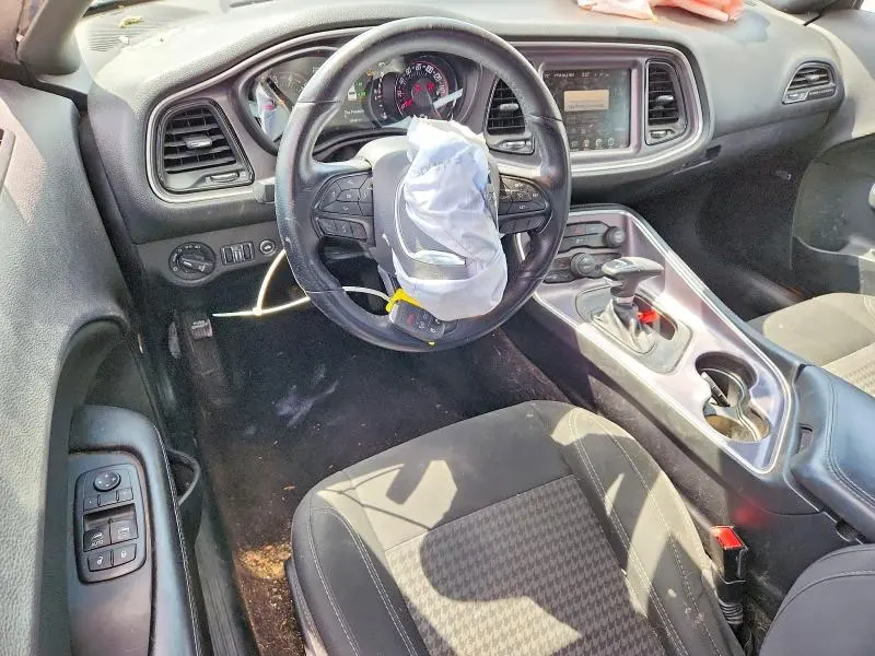 2016 DODGE CHALLENGER SXT  