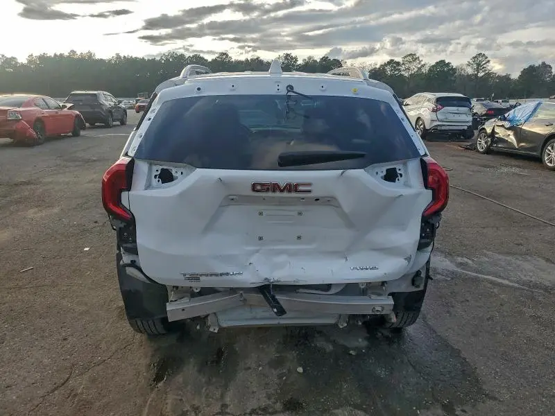 2022 GMC TERRAIN SLT  