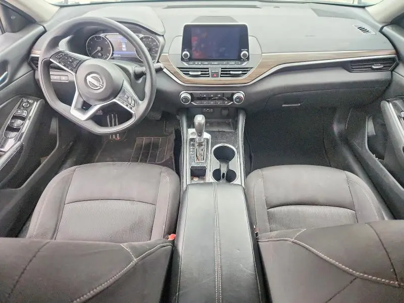 2023 NISSAN ALTIMA SV  