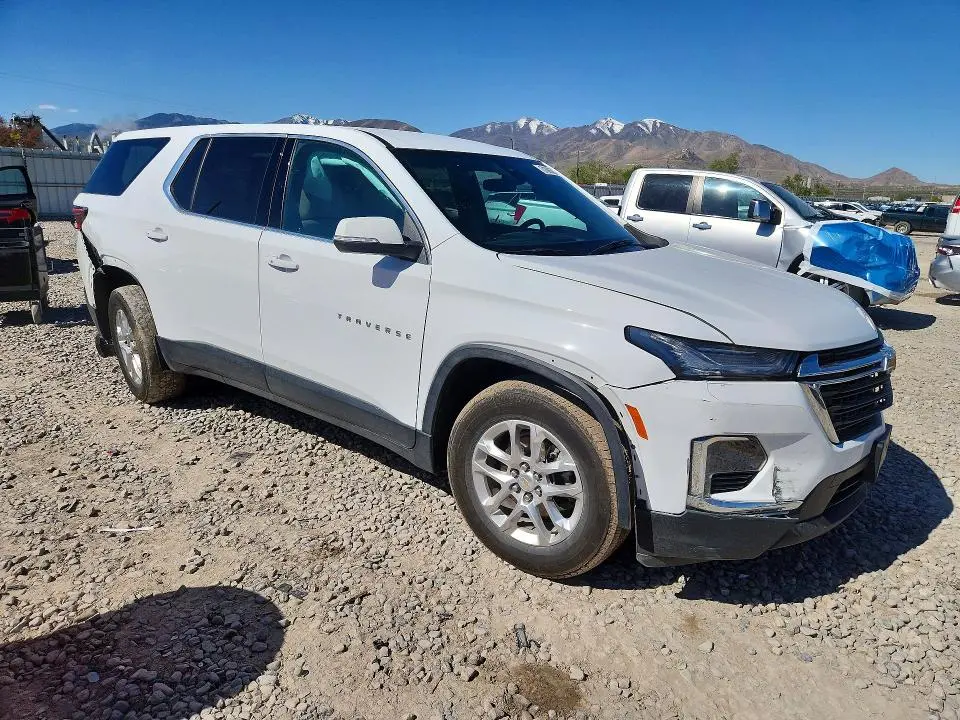 2023 CHEVROLET TRAVERSE LS  