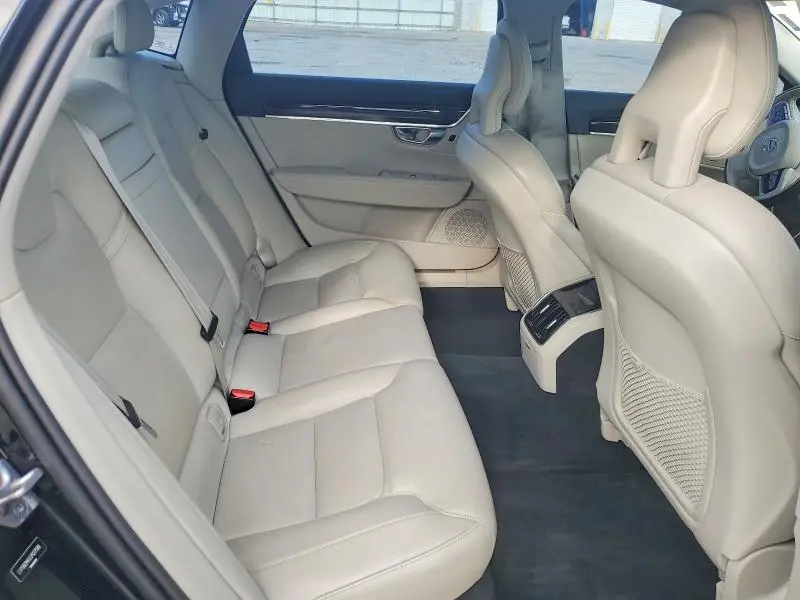 2018 VOLVO S90 T5 MOMENTUM  