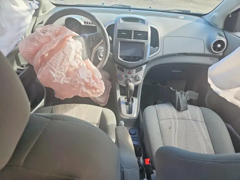 2016 CHEVROLET SONIC LT  