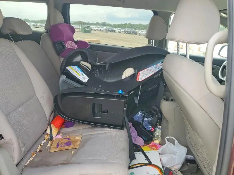 2017 KIA SEDONA LX  