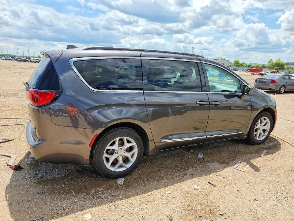 2017 CHRYSLER PACIFICA TOURING L  