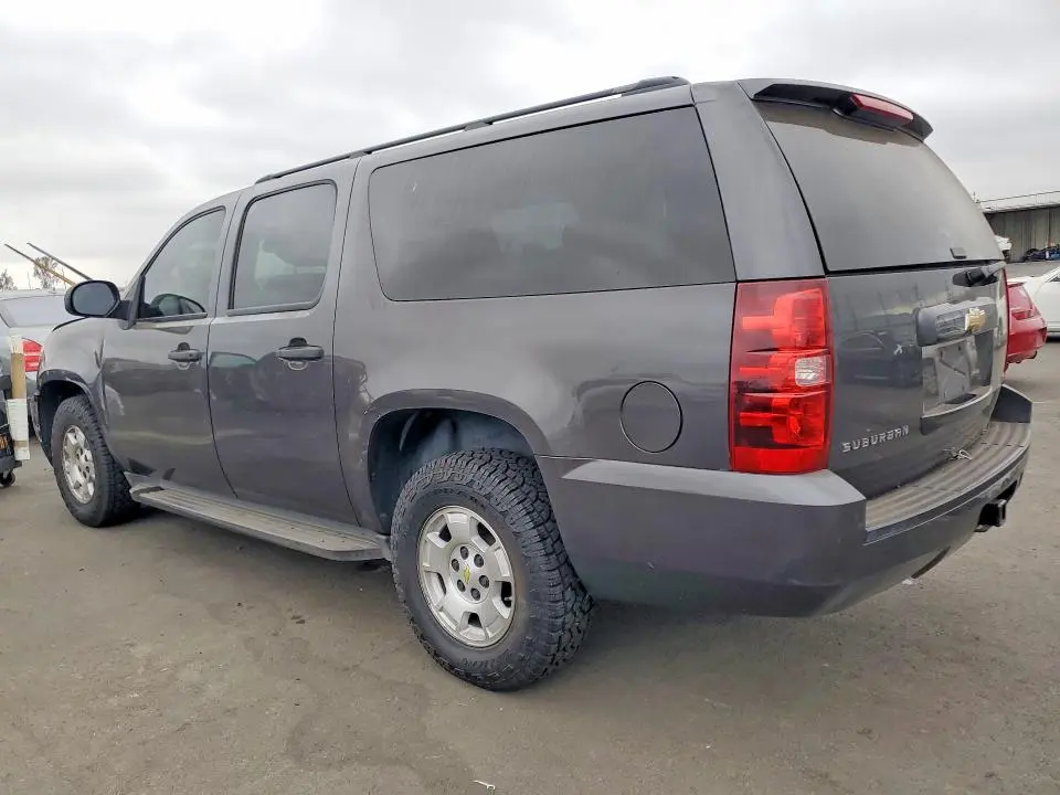 2010 CHEVROLET SUBURBAN C1500 LS  