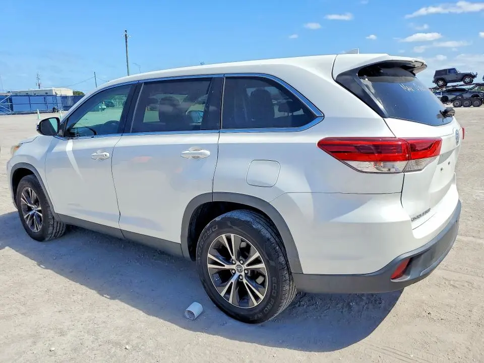 2019 TOYOTA HIGHLANDER LE PLUS  