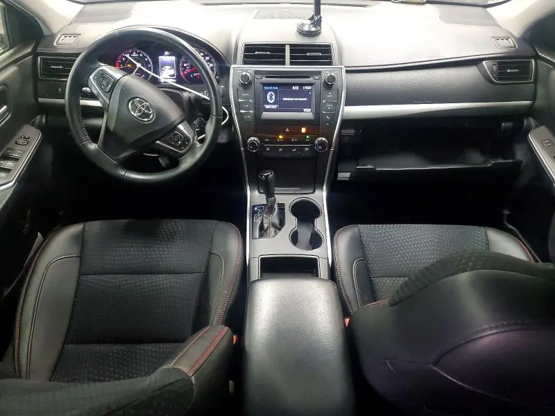 2015 TOYOTA CAMRY SE  