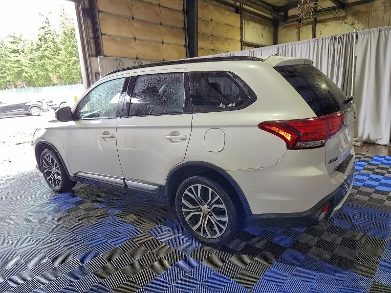 2016 MITSUBISHI OUTLANDER SE  