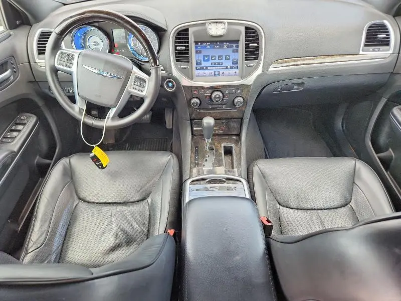 2011 CHRYSLER 300C   