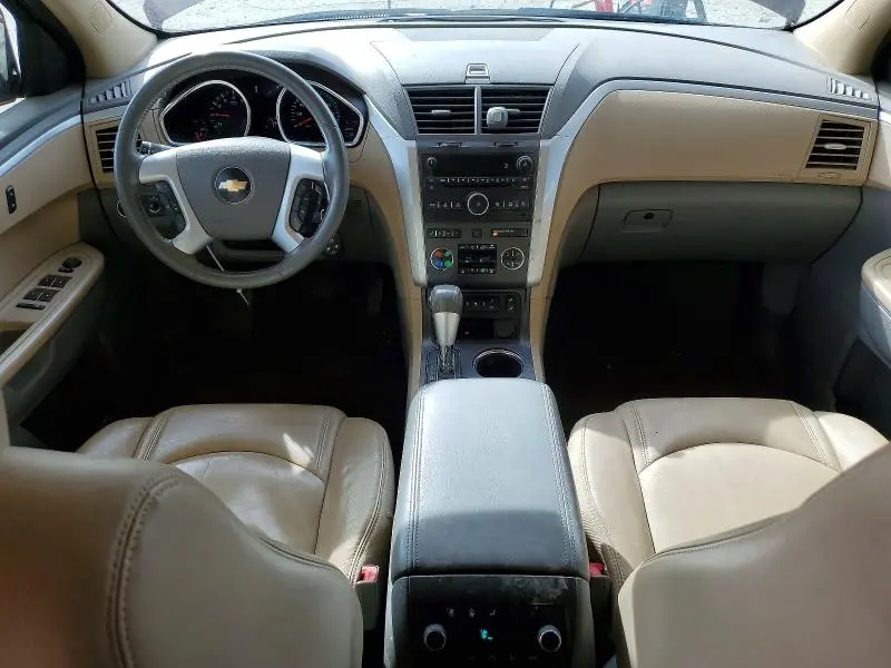 2010 CHEVROLET TRAVERSE LT  