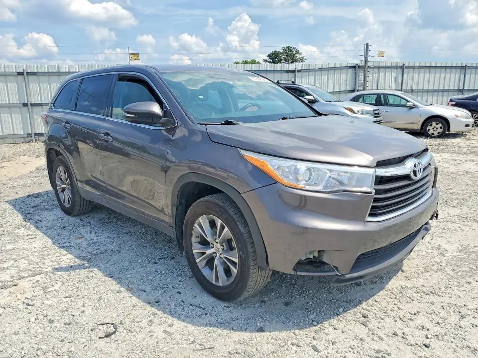 2015 TOYOTA HIGHLANDER LE PLUS  