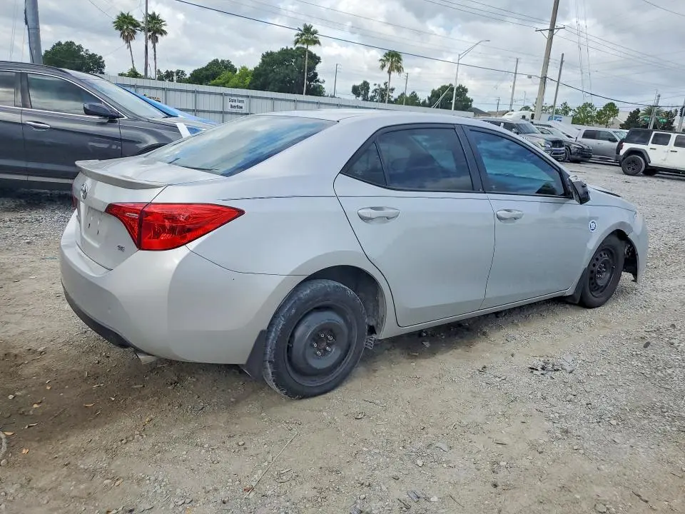 2017 TOYOTA COROLLA SE  