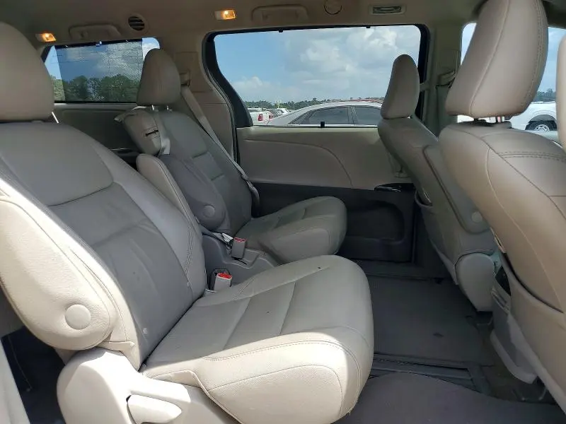 2015 TOYOTA SIENNA XLE PREMIUM 8-PASSENGER  