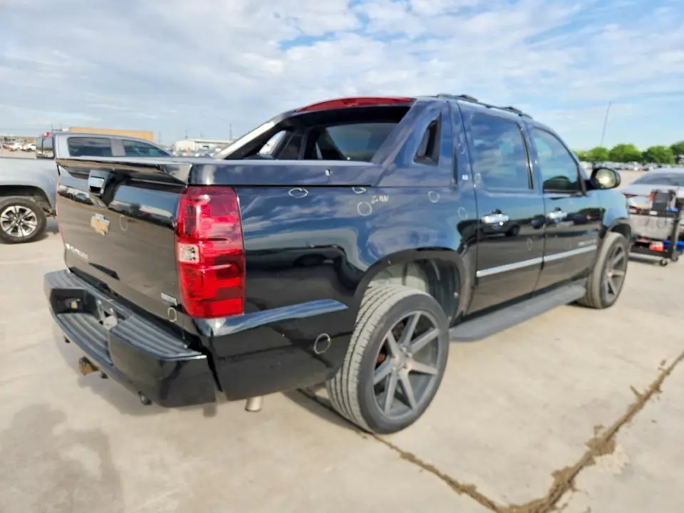 2011 CHEVROLET AVALANCHE LT  