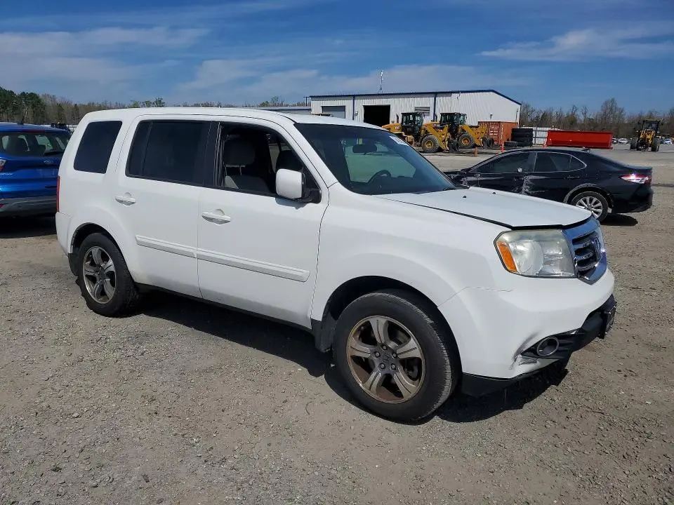2015 HONDA PILOT SE  