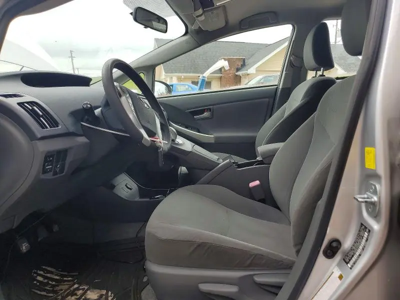 2010 TOYOTA PRIUS III  