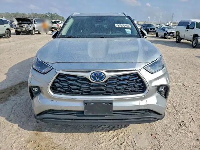 2022 TOYOTA HIGHLANDER HYBRID XLE  