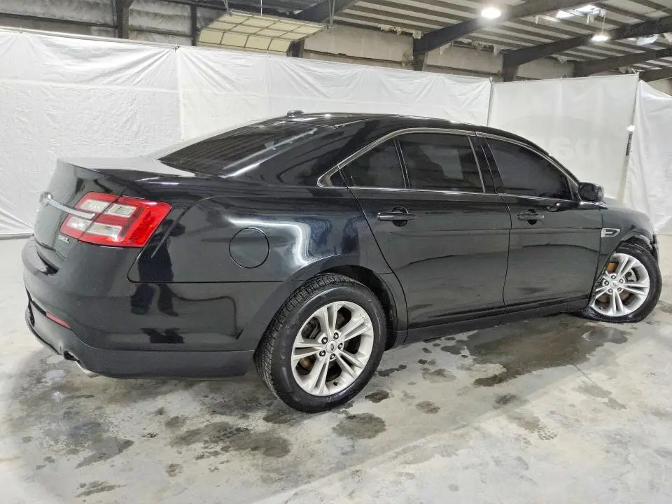 2018 FORD TAURUS SEL  