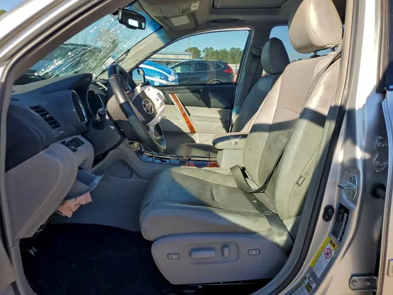 2013 TOYOTA HIGHLANDER LIMITED  
