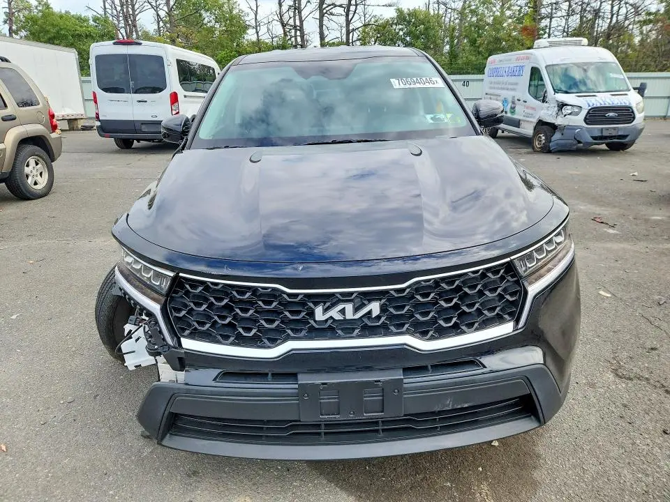 2023 KIA SORENTO LX  