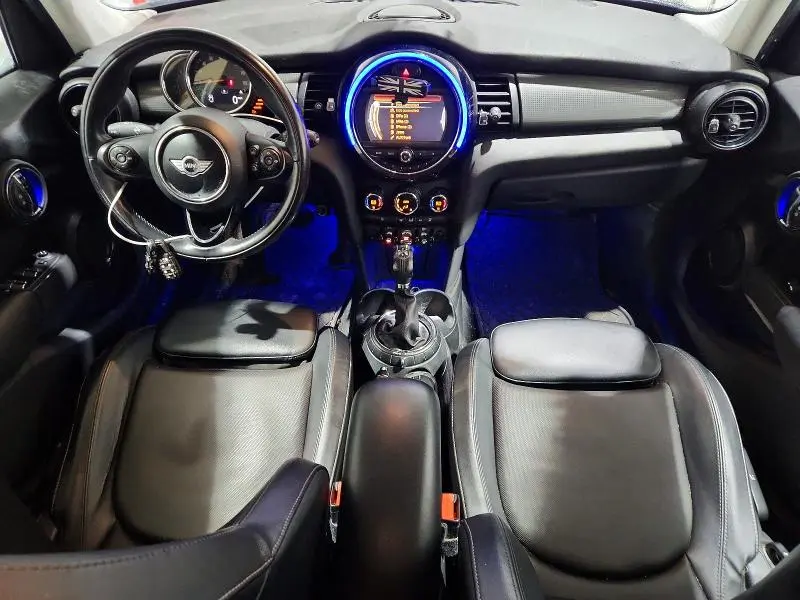 2015 MINI COOPER   