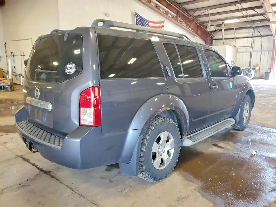 2011 NISSAN PATHFINDER S  