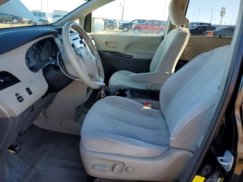 2012 TOYOTA SIENNA LE  