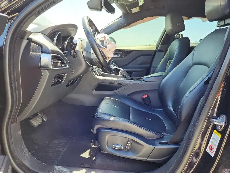 2019 JAGUAR F-PACE PREMIUM  