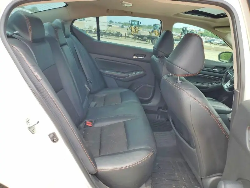 2019 NISSAN ALTIMA SR  