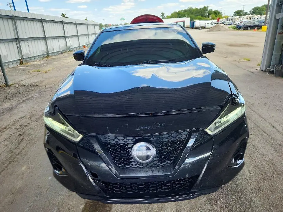 2023 NISSAN MAXIMA SR  