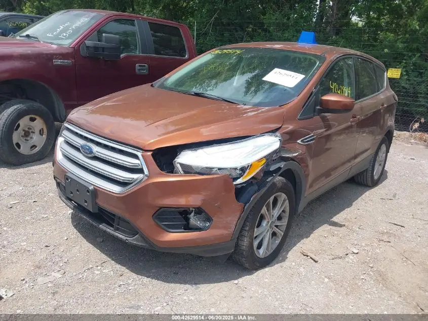 2017 FORD ESCAPE SE